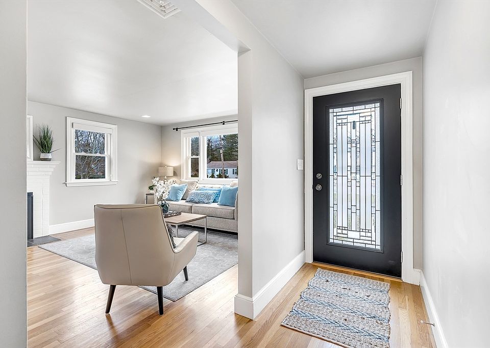 560 Bay Rd, Stoughton, MA 02072 Zillow
