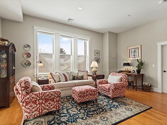 5th image of 35 Cochichewick Dr