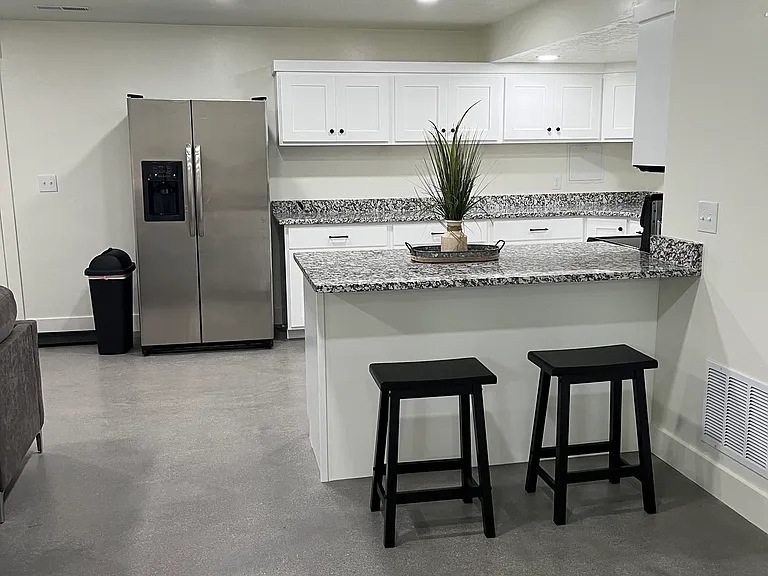 960 N Ctr — Photo 2