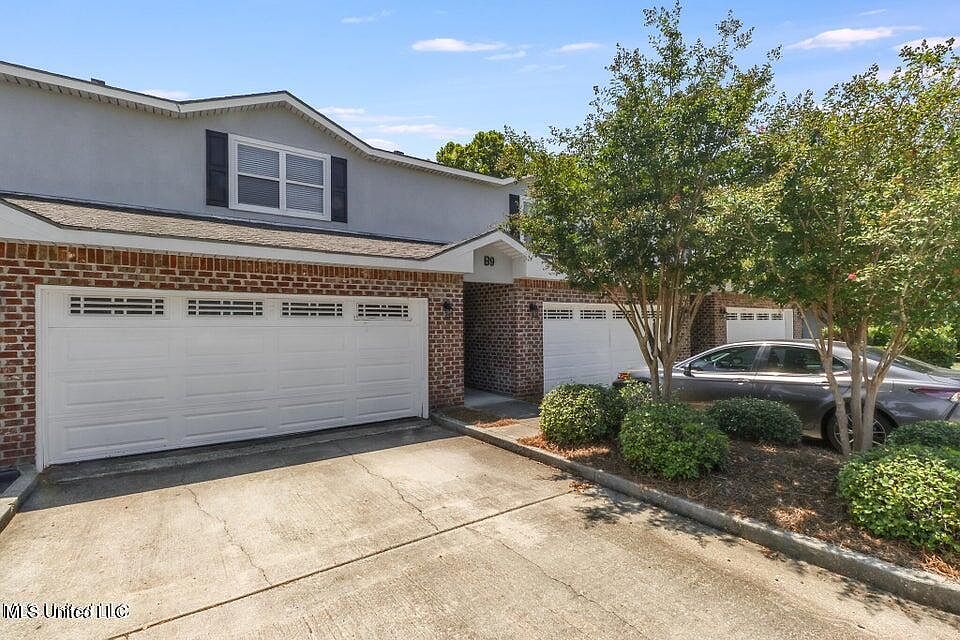 1st image of 2830 Palmer Dr #9