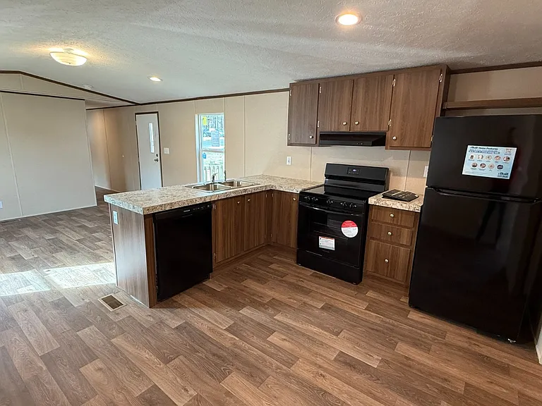201 Fernwood Park Dr #201 — Photo 8