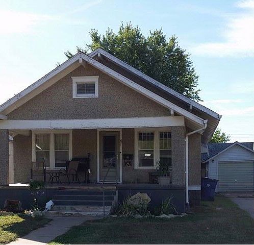 1st image of 221 W B Ave