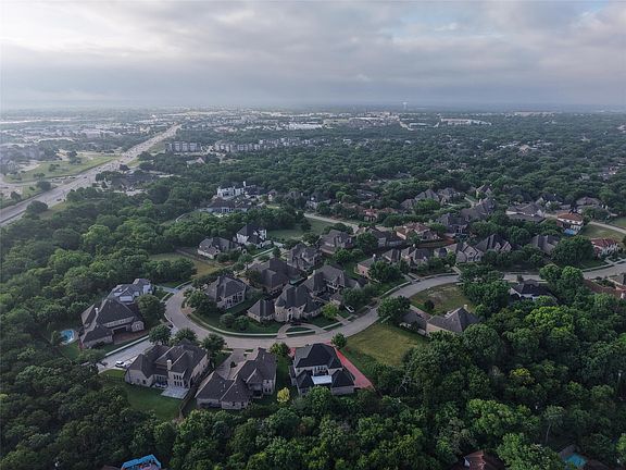 2nd image of 934 Beverly Cir