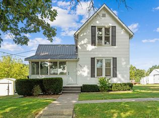 325 S Park St, Earlville, IA 52041