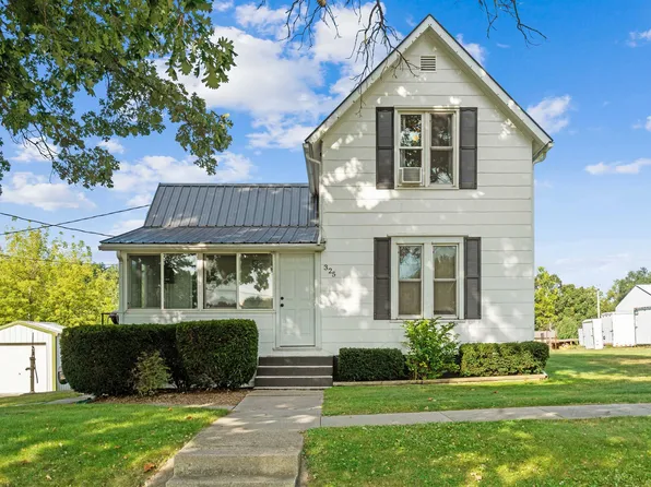 325 S Park St, Earlville, IA 52041