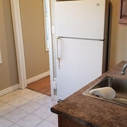 3rd image of 606 Oak St #1