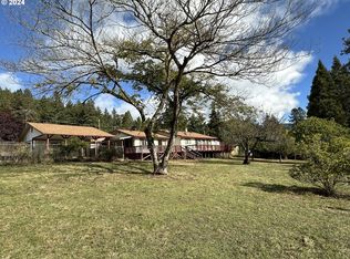 207 Scenic Rd, Days Creek, OR 97429