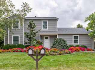 211 W Old Powell Rd, Powell, OH 43065