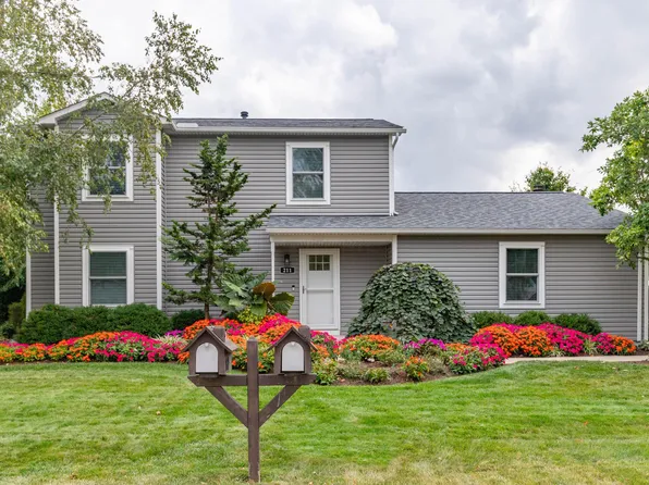 211 W Old Powell Rd, Powell, OH 43065