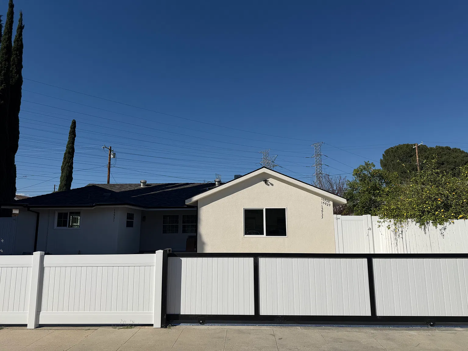 3 bed, 1280 sqft, $4,525 — Photo 1