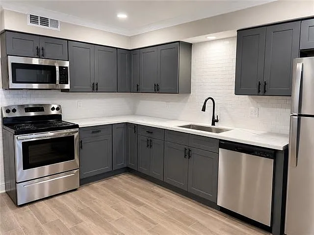 2 bed, 1.5 bath, 1050 sqft, $1,700 — Photo 4