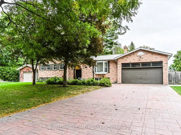 30 French Cres, East Gwillimbury, ON L9N 1J8