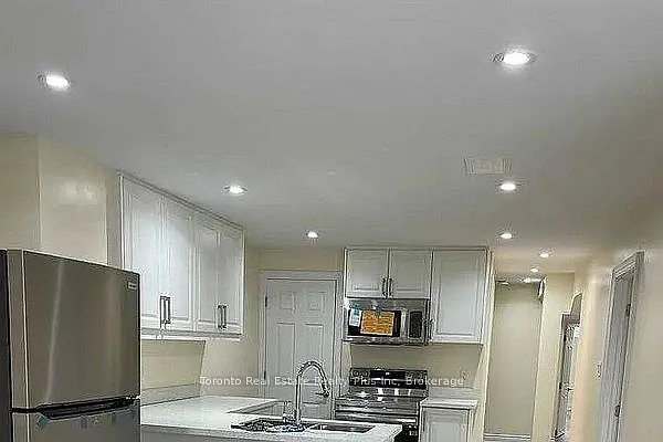 32 Turnhouse Cres — Photo 7