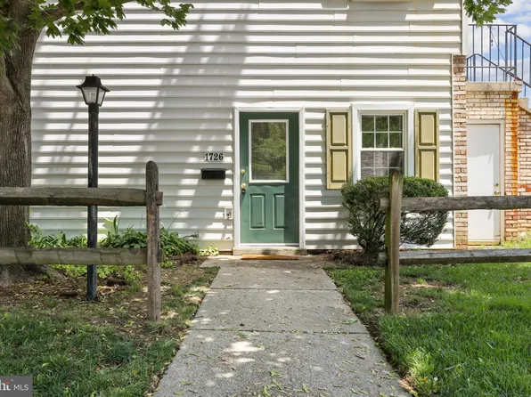 1726 E Bancroft Ln, Crofton, MD 21114