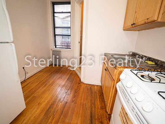4th image of 41-19 53rd St #3R