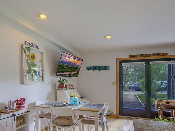 4th image of 3940 S Lake Creek Dr #4