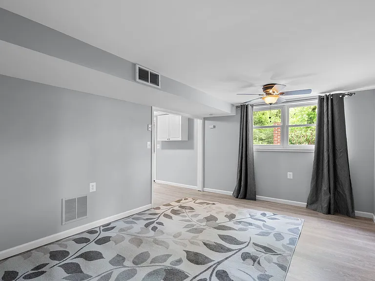 308 Clagett Dr — Photo 30