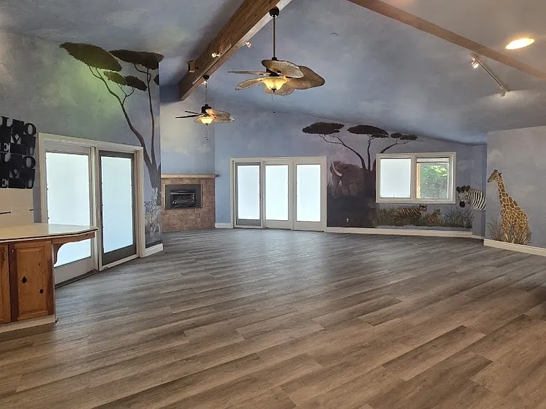 1176 W San Bruno Ave — Photo 29