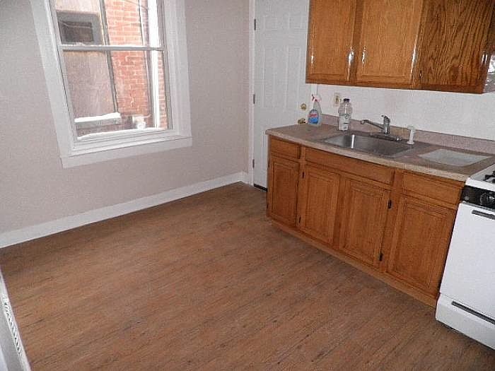 2nd image of 3949 N Delhi St