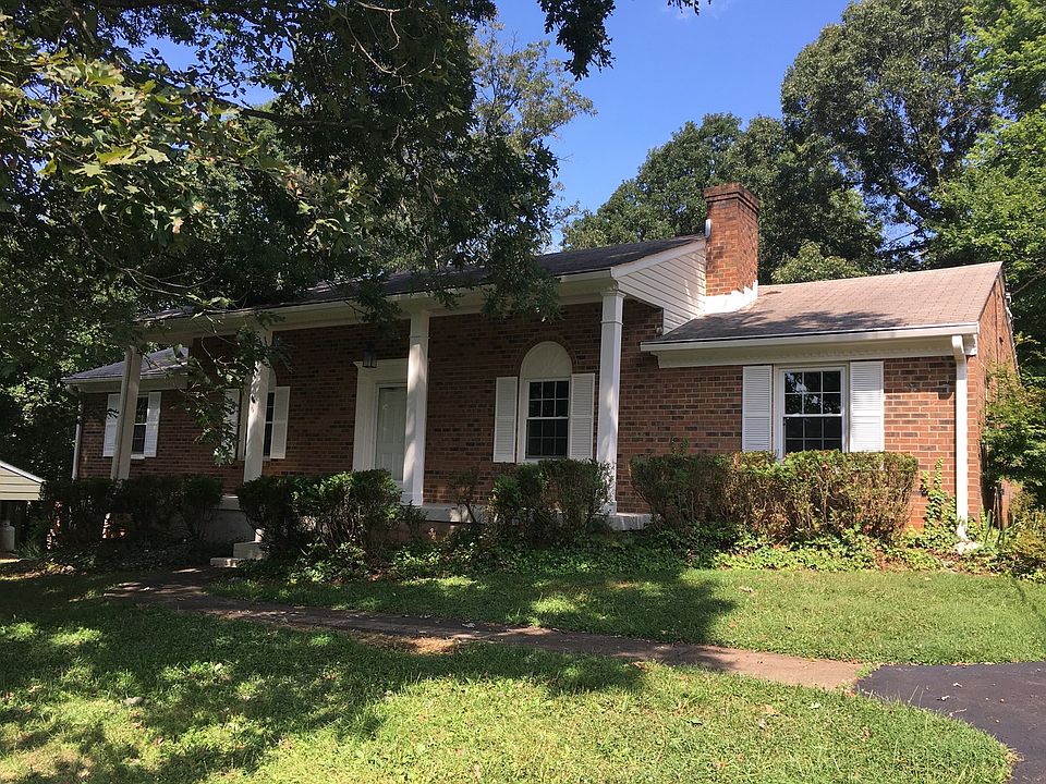1st image of 136 Chesterfield Dr