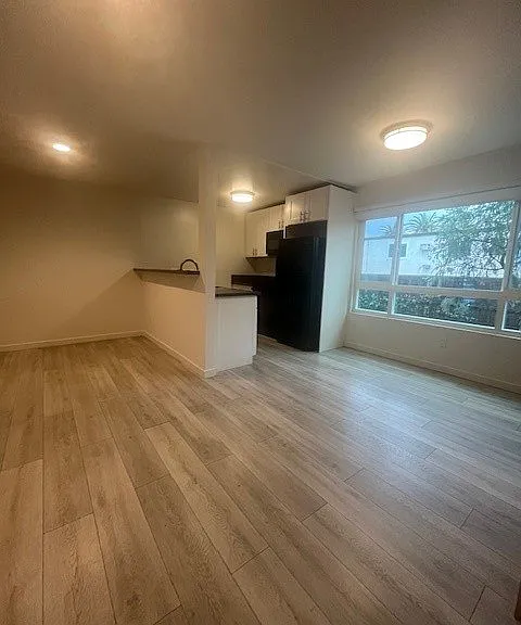 14153 Victory Blvd. — Photo 6