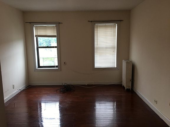 3rd image of 911 McLean Ave APT E5