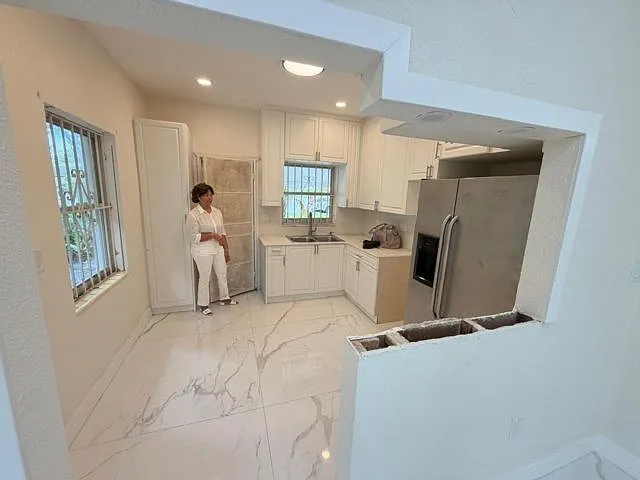 6410 NW Miami Ct — Photo 4