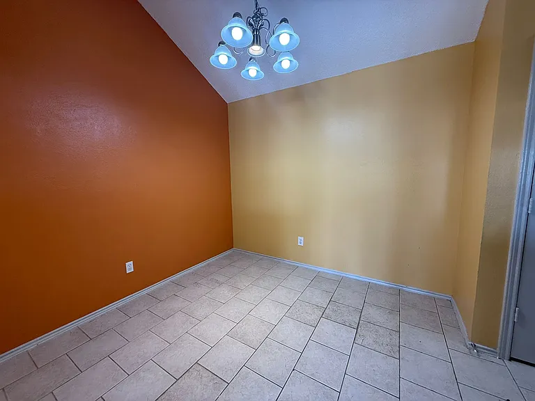6800 Cuculu Dr — Photo 7
