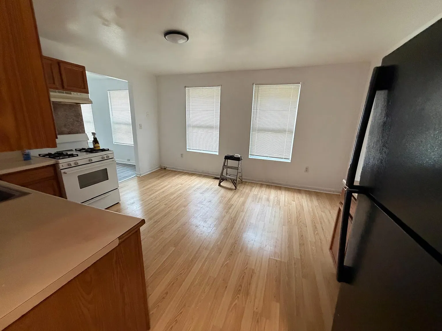 2 bed, 898 sqft, $1,025 — Photo 2