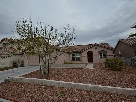 2nd image of 5578 Moncinna St