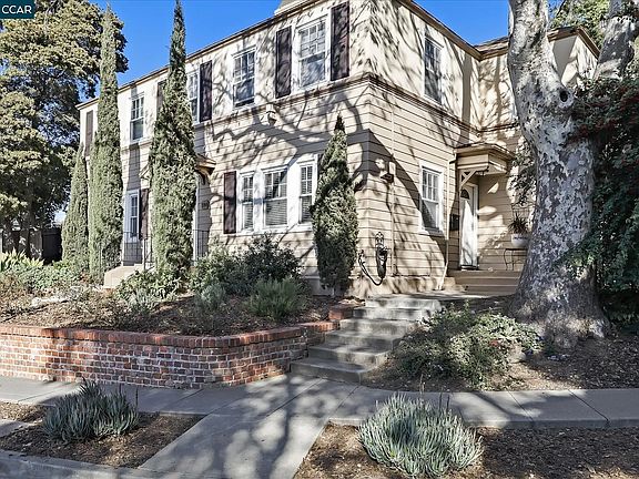 3rd image of 102 Daniels Ave #194-B