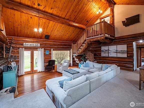 2nd image of 3883 Everett Lane