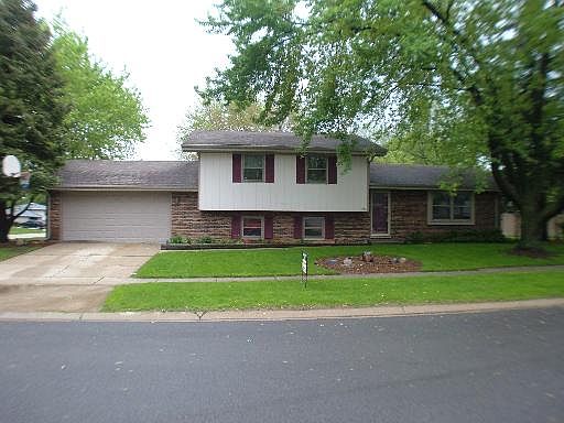 1st image of 208 S Shabbona Dr