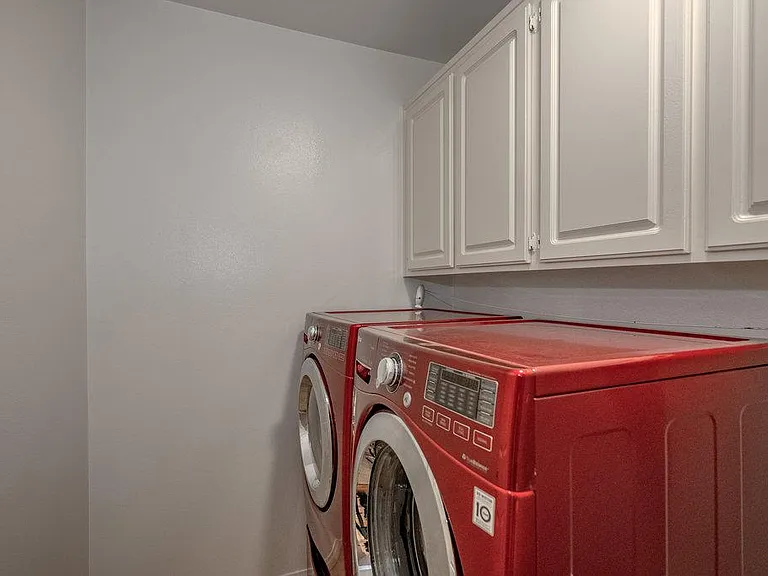 28205 Canterbury Ct — Photo 14