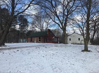 7510 Sparling Rd, Kimball, MI 48074