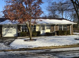 7112 Lexington Ln, Fox Lake, IL 60020