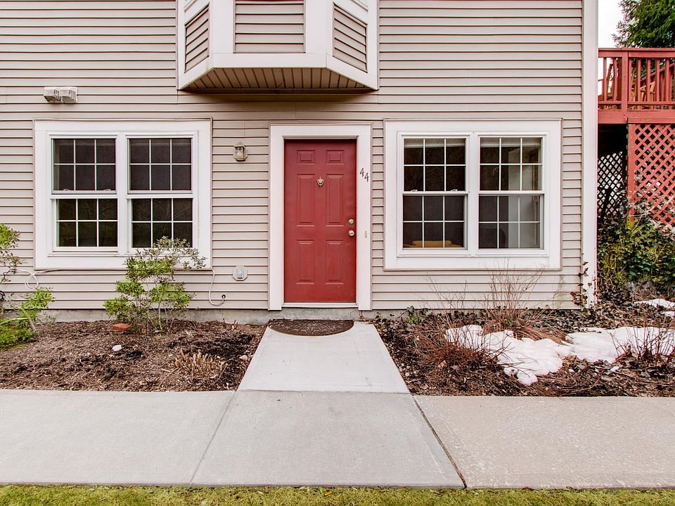 1st image of 44 Mill Ln #44