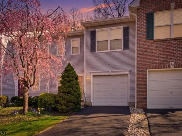 42 Pond Hollow Dr, Jefferson Twp., NJ 07438
