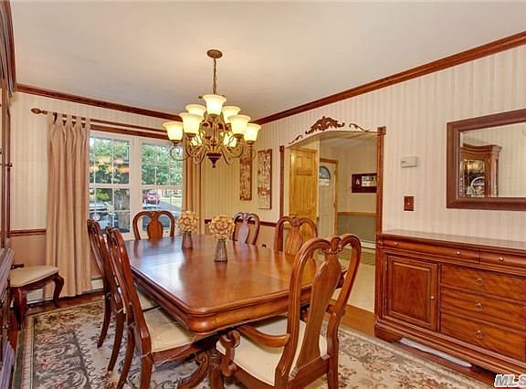 3rd image of 16 Beaumont Ln