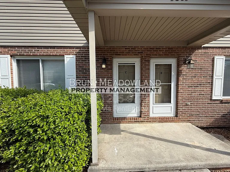 1811 Meadowland Ln #C — Photo 2