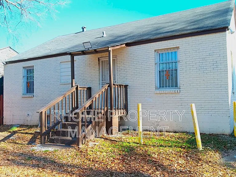 1711 Candler Rd — Photo 3