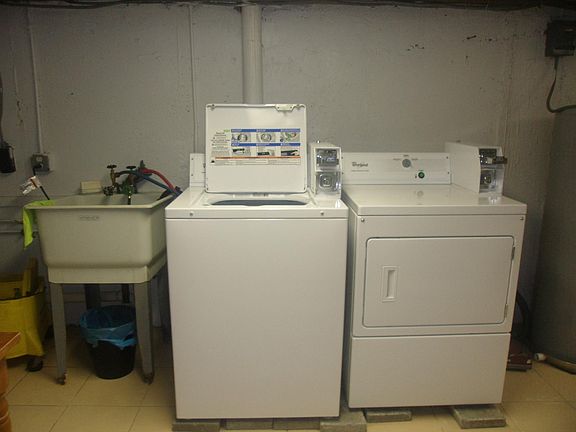 5th image of 209-37 41ave