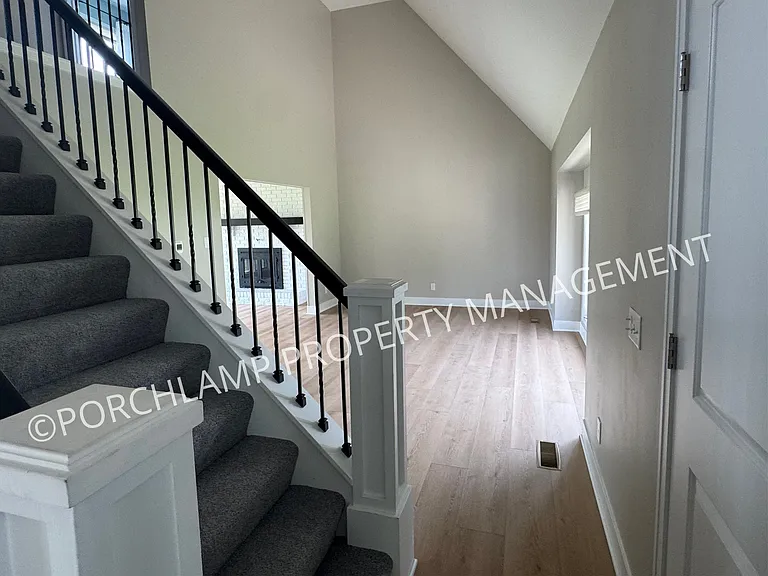 15770 Connelly Ave — Photo 7