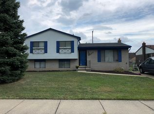 39134 Roland Dr, Sterling Heights, MI 48310