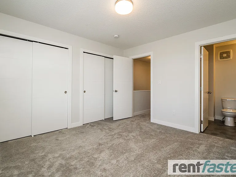 600 Bellerose Dr — Photo 54