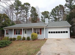 5616 Pinewood Dr, Flowery Branch, GA 30542