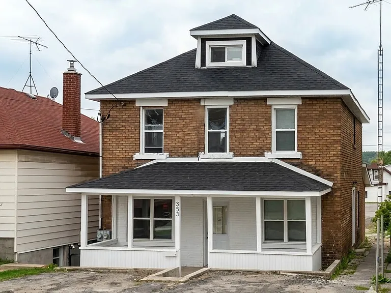 353 Frood Rd #2 — Photo 1