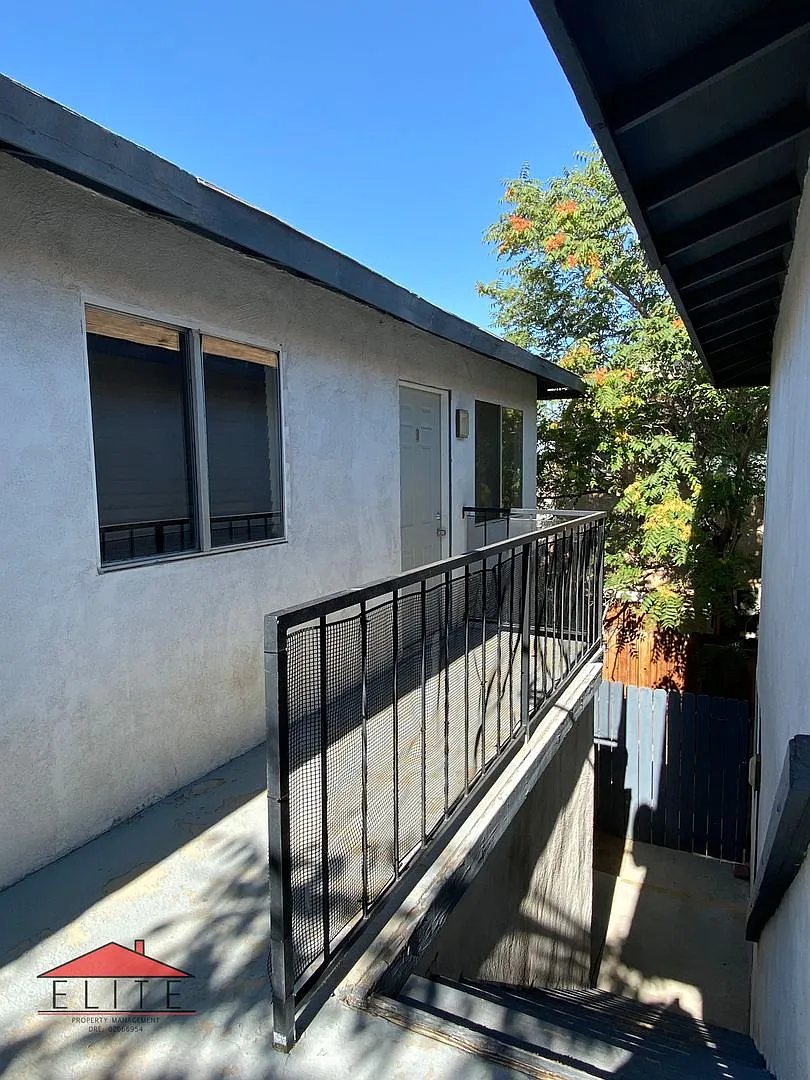 525RI — Photo 3