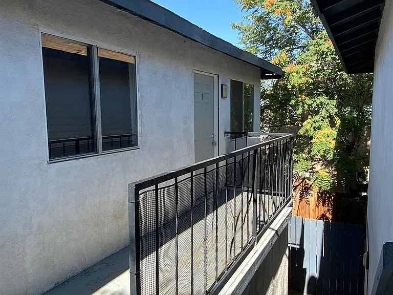 525 E Ridgecrest Blvd — Photo 10