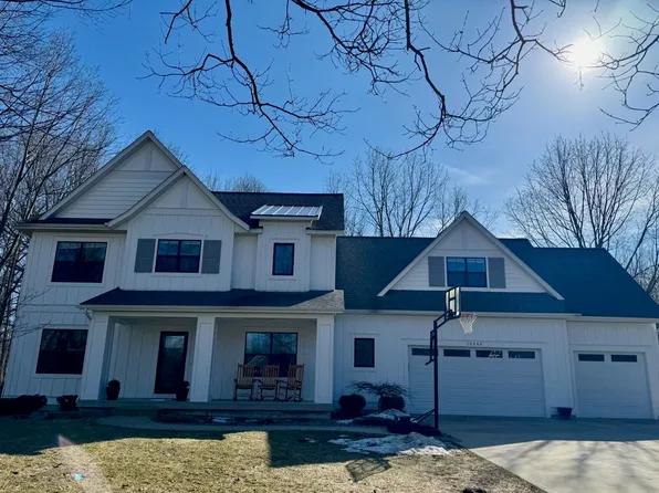 10345 Mesic Dr, West Olive, MI 49460
